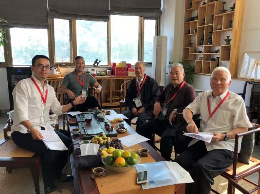 由左向右依次為王春龍先生、常志剛先生、王錦燧先生、徐華先生、任元會先生
