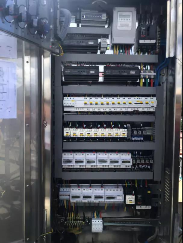 鼎立慧聯集成云智能控制器DALI模塊、電量采集模塊的配電箱