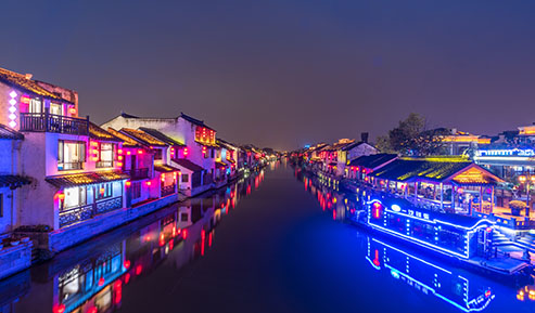 江蘇、無錫靈山夜景燈光秀 夜晚變仙境